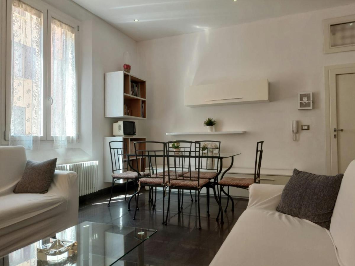 Luxury Station Apartment Bologna Bagian luar foto
