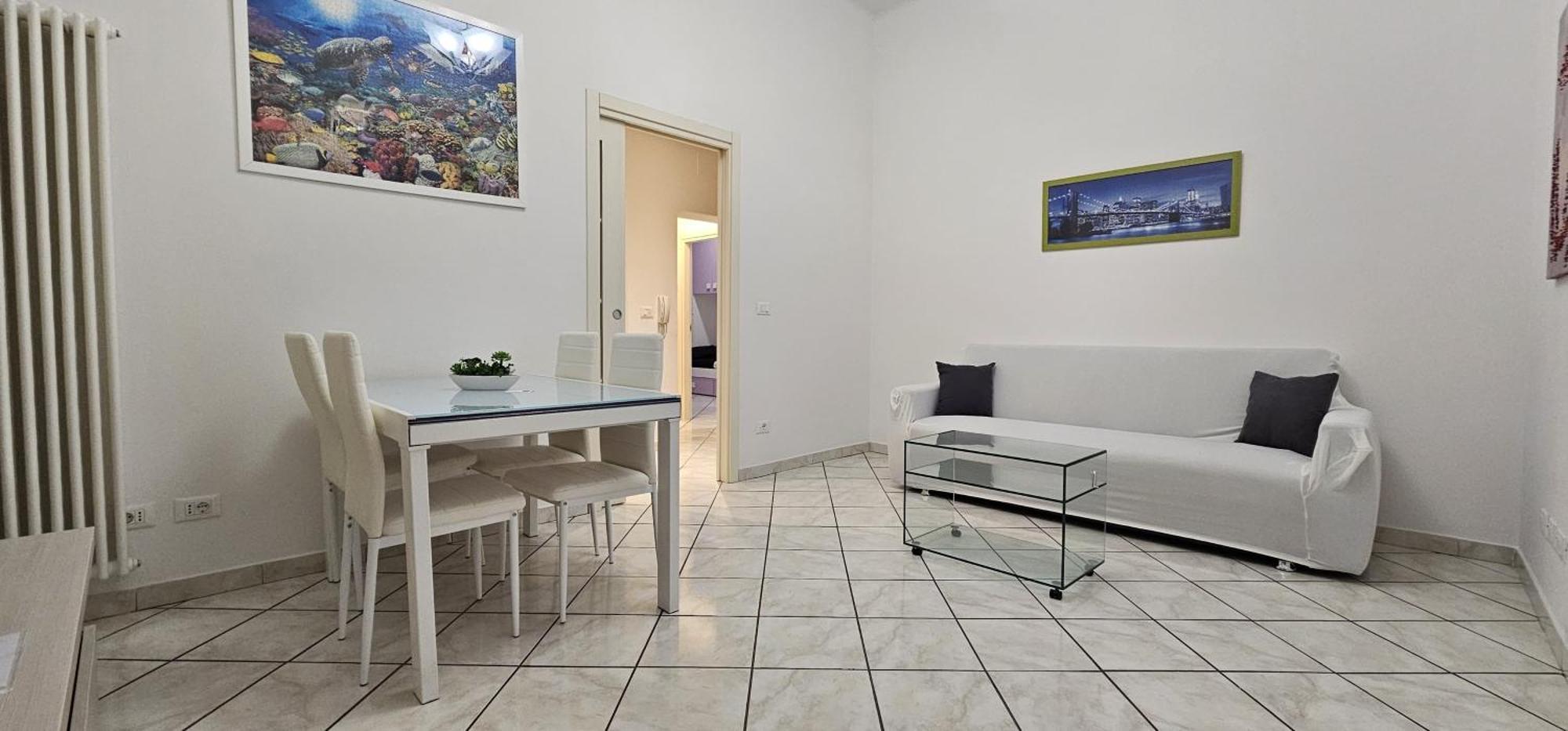 Luxury Station Apartment Bologna Bagian luar foto